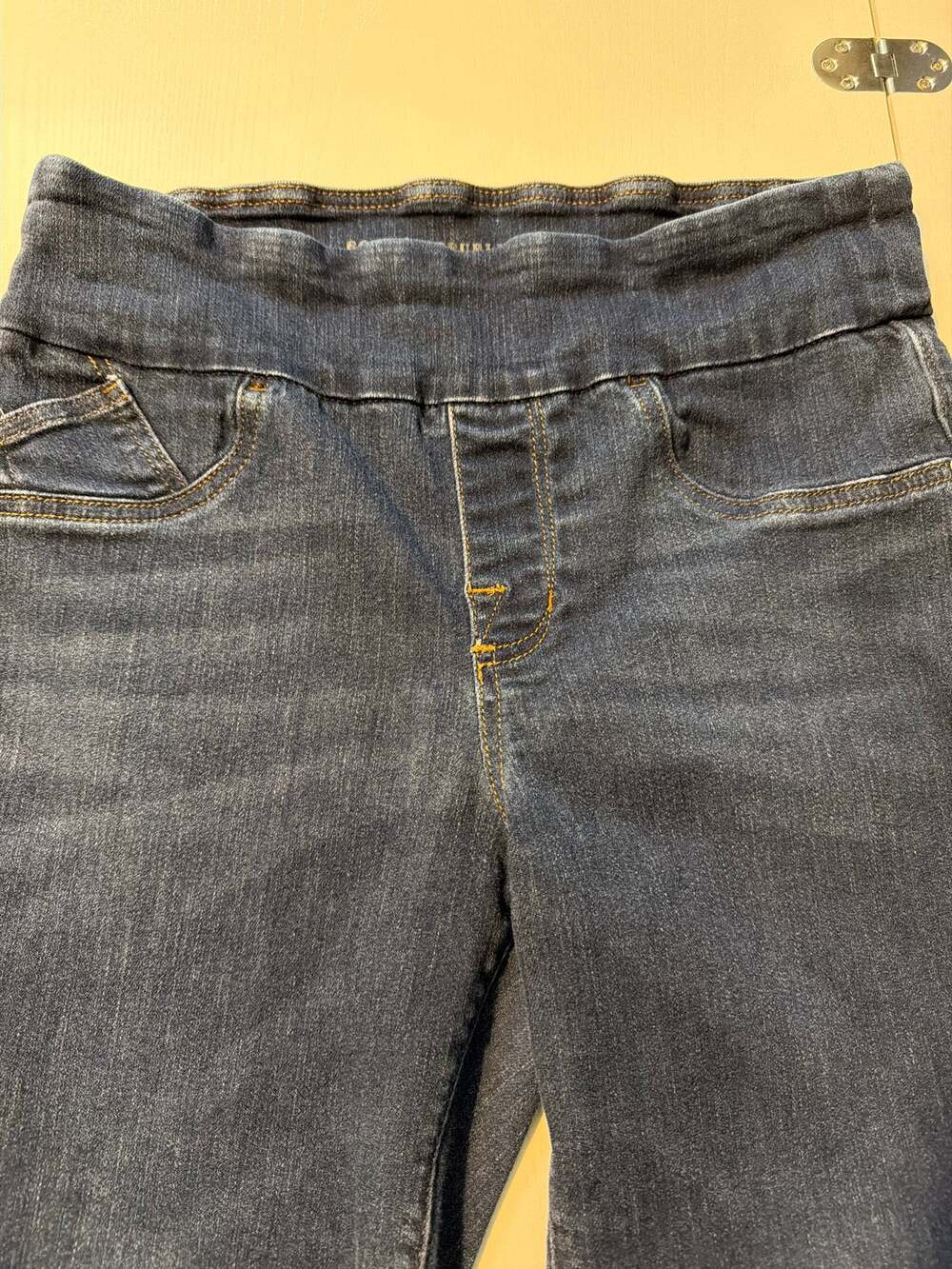 Women’s Sz 10 Rock & Republic crop denim legging/ jeggings